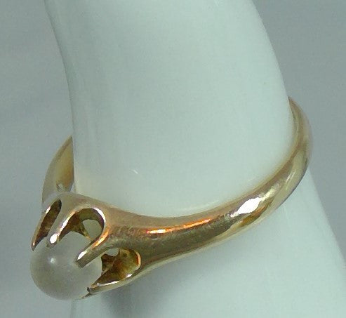 Victorian Silver Moonstone natural Cat’s Eye cabochon solitaire 10 kt. ring.