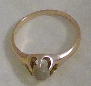 Victorian Silver Moonstone natural Cat’s Eye cabochon solitaire 10 kt. ring.