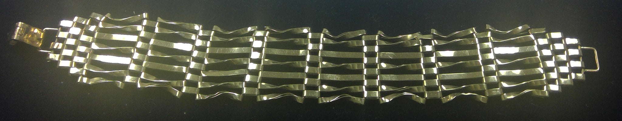 9 kt. 7 Bar Gate Bracelet