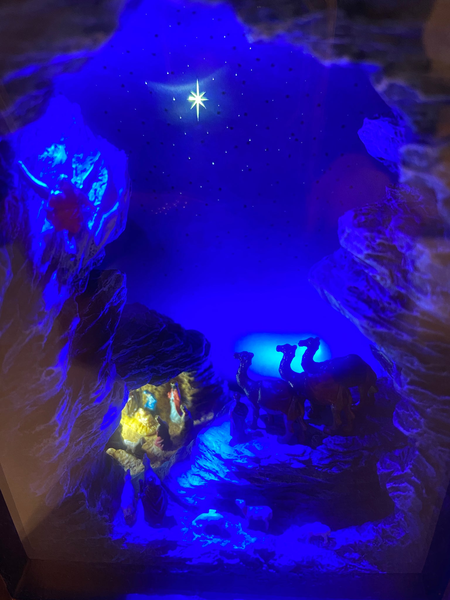 “The Guiding Light” Nativity Robert Olszewski Masterpiece Gallery of Light Collection