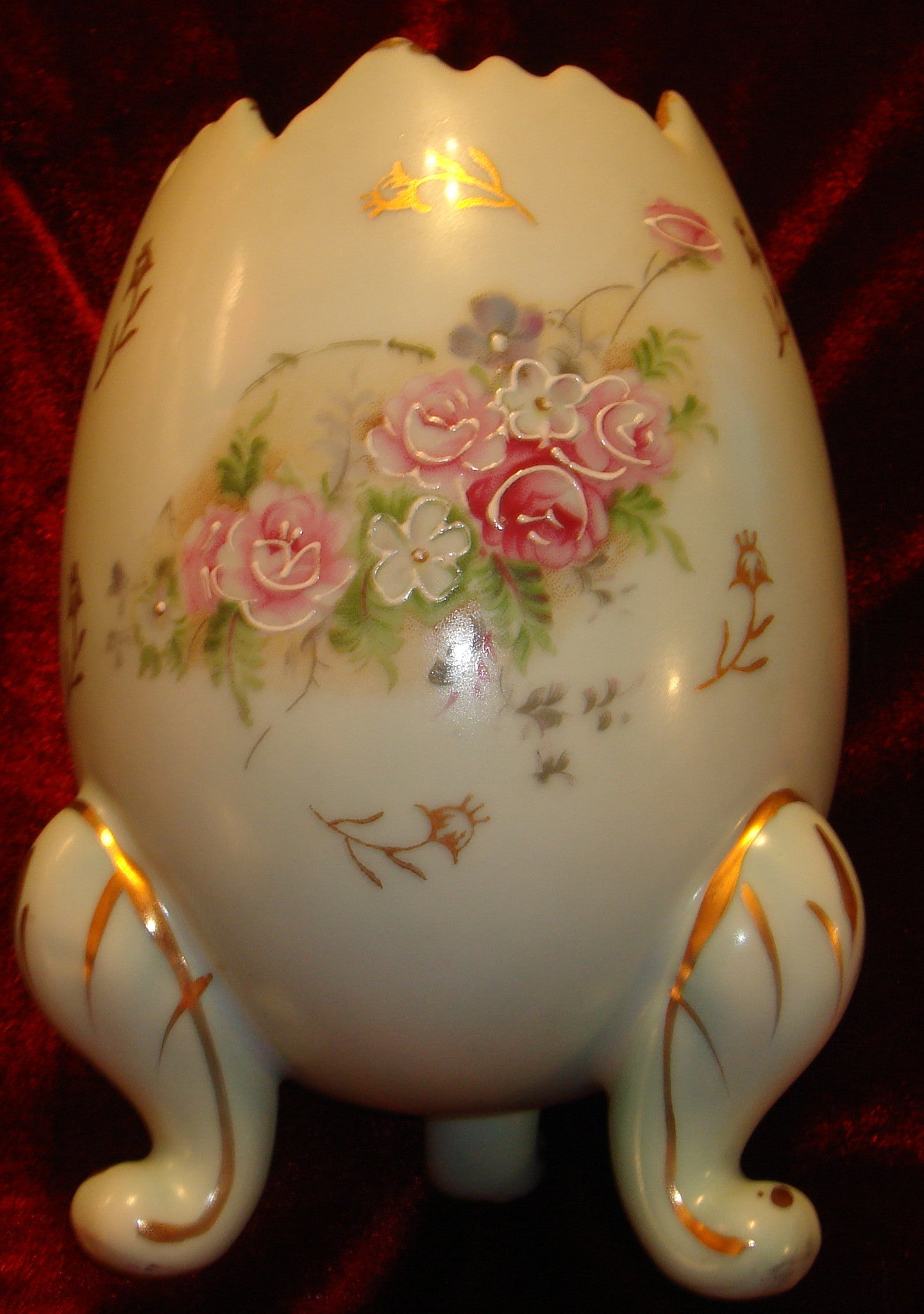 Inarco - Porcelain - Hand painted - Gilded - Beautiful - Vintage - Footed Egg Vase!