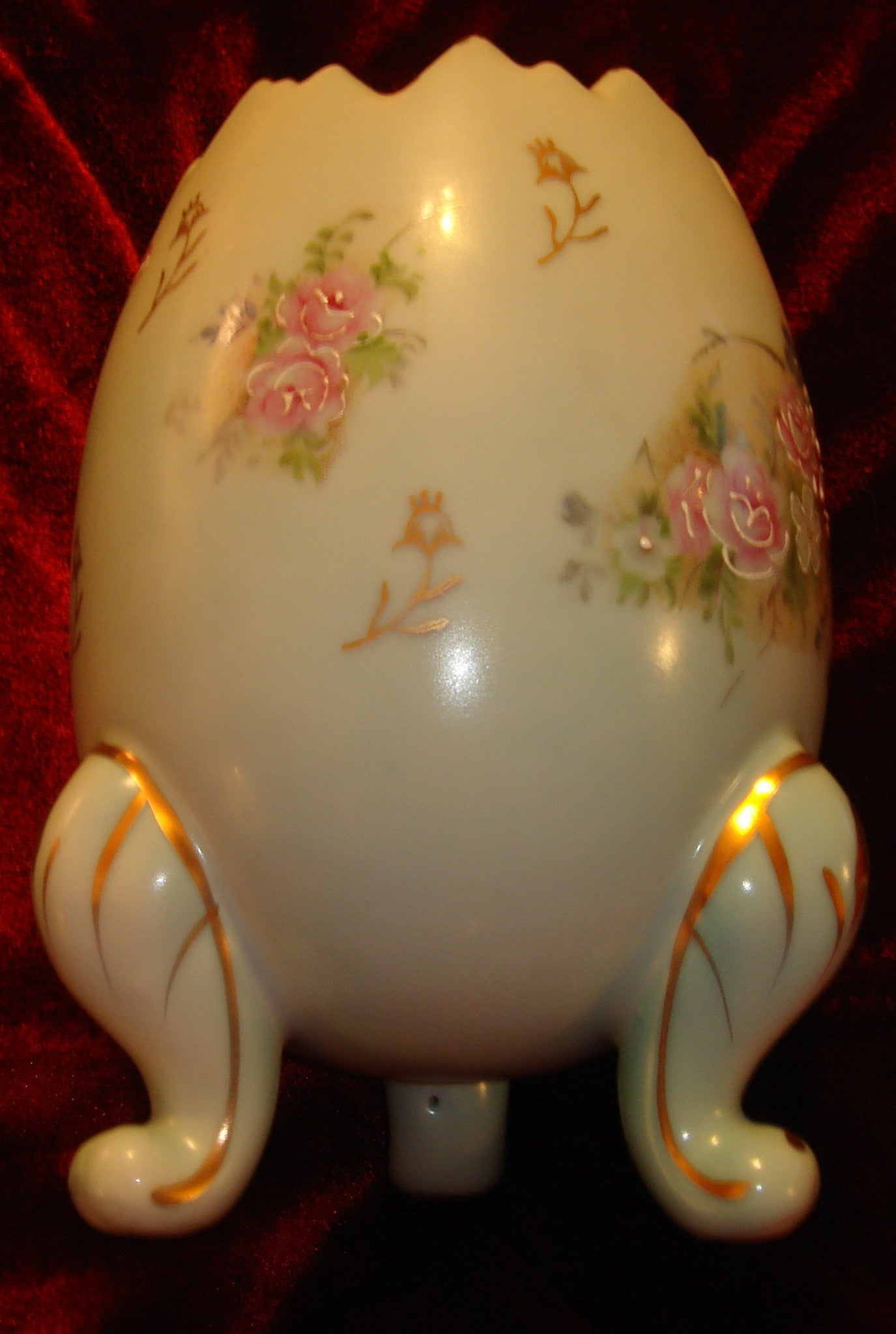 Inarco - Porcelain - Hand painted - Gilded - Beautiful - Vintage - Footed Egg Vase!