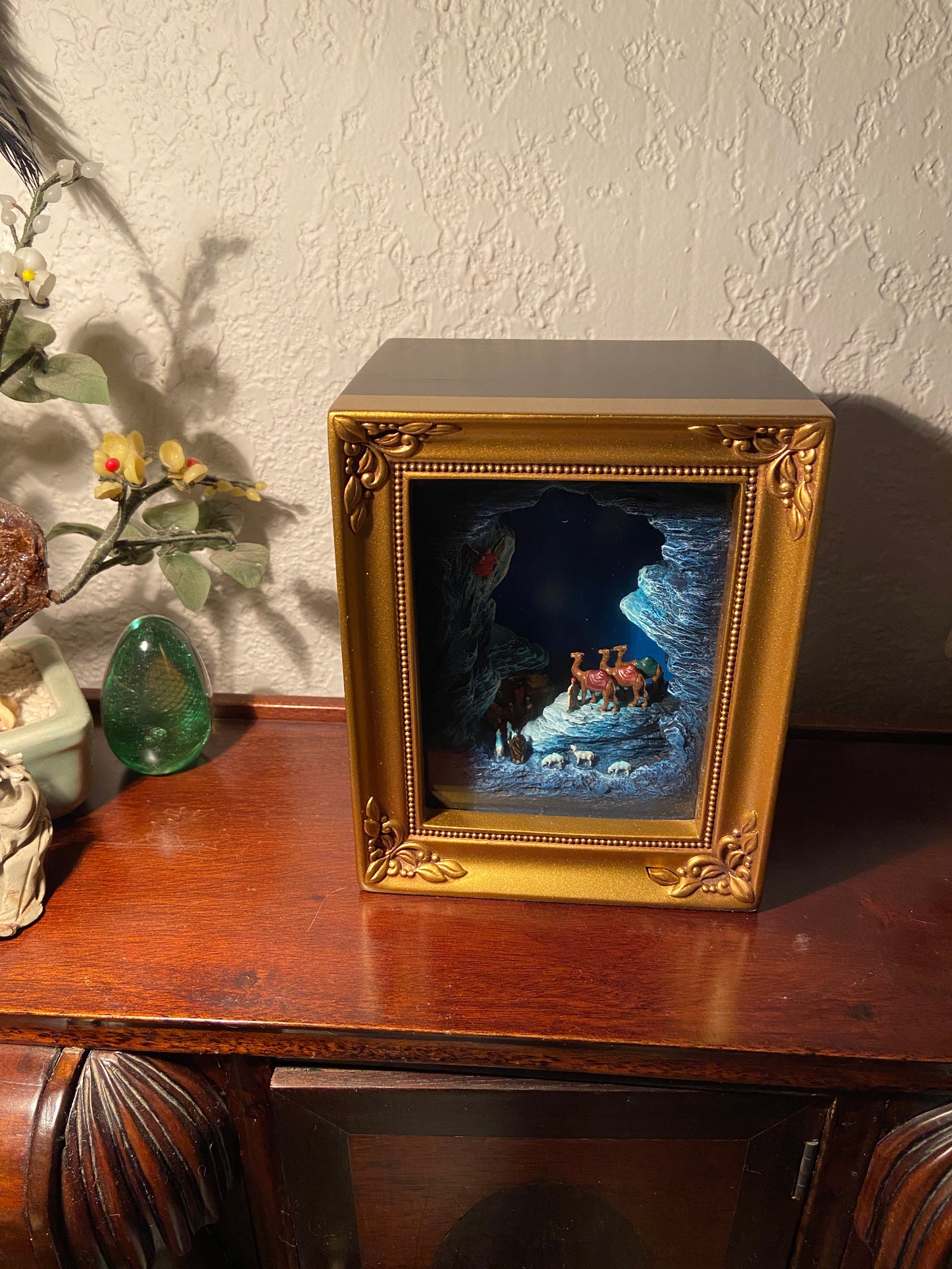 “The Guiding Light” Nativity Robert Olszewski Masterpiece Gallery of Light Collection