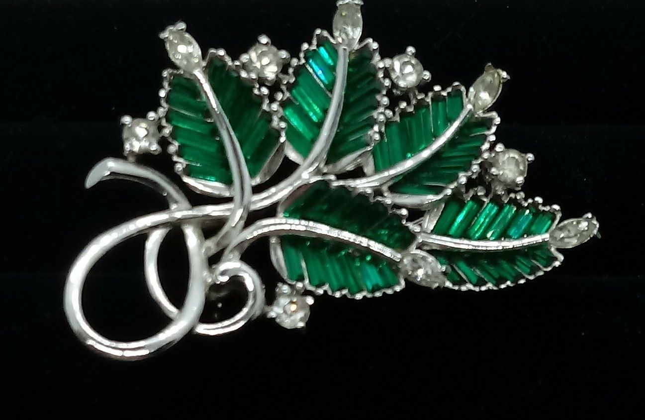 Vintage Stunning Signed Pennino Green and White Sparkling Rhinestone Brooch